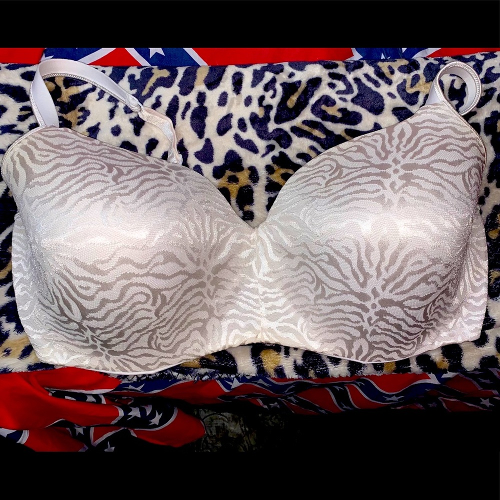 White wired bra